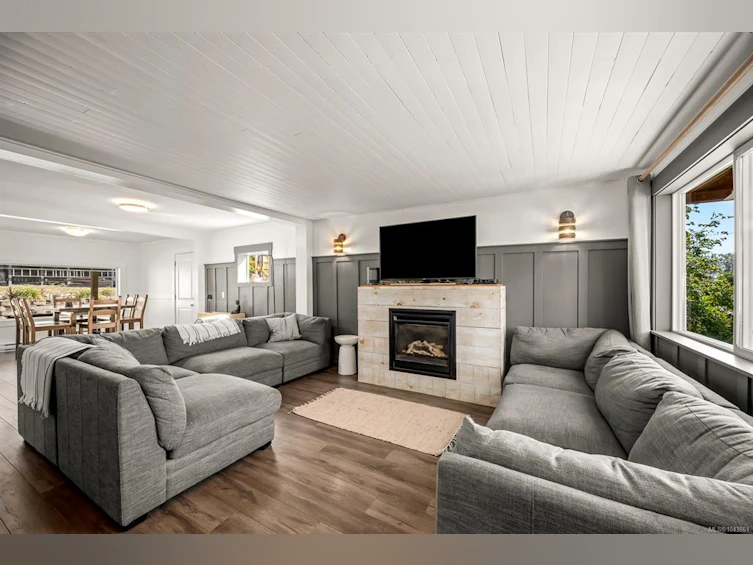 2612 Dunsmuir Avenue, Cumberland, BC, V0R 1S0 - 3