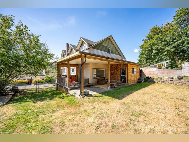 2612 Dunsmuir Avenue, Cumberland, BC, V0R 1S0 - 43