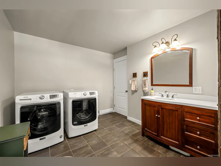 2612 Dunsmuir Avenue, Cumberland, BC, V0R 1S0 - 19