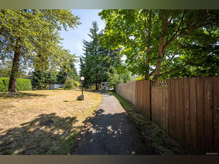 2612 Dunsmuir Avenue, Cumberland, BC, V0R 1S0 - 53