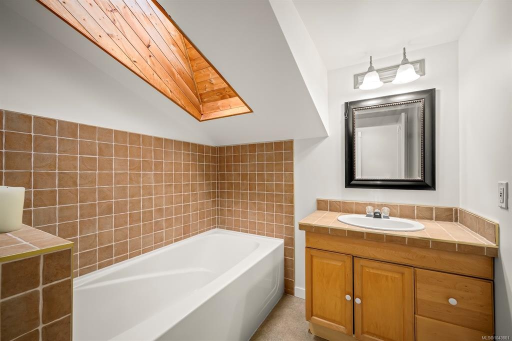 2612 Dunsmuir Avenue, Cumberland, BC, V0R 1S0 - 34