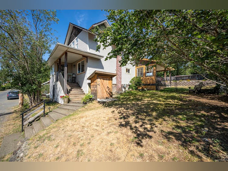 2612 Dunsmuir Avenue, Cumberland, BC, V0R 1S0