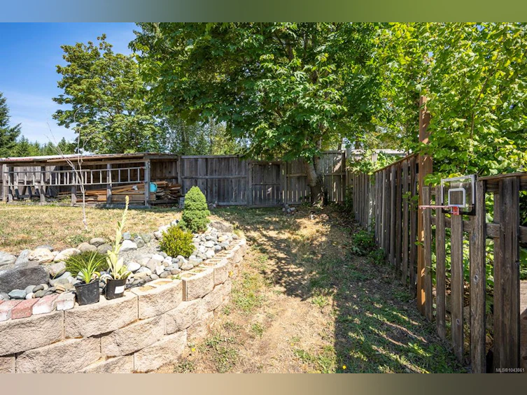 2612 Dunsmuir Avenue, Cumberland, BC, V0R 1S0 - 48