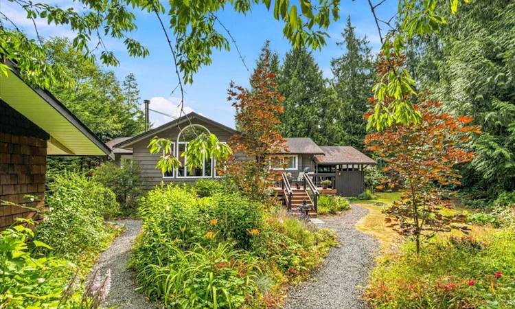381 Dunsmuir Road