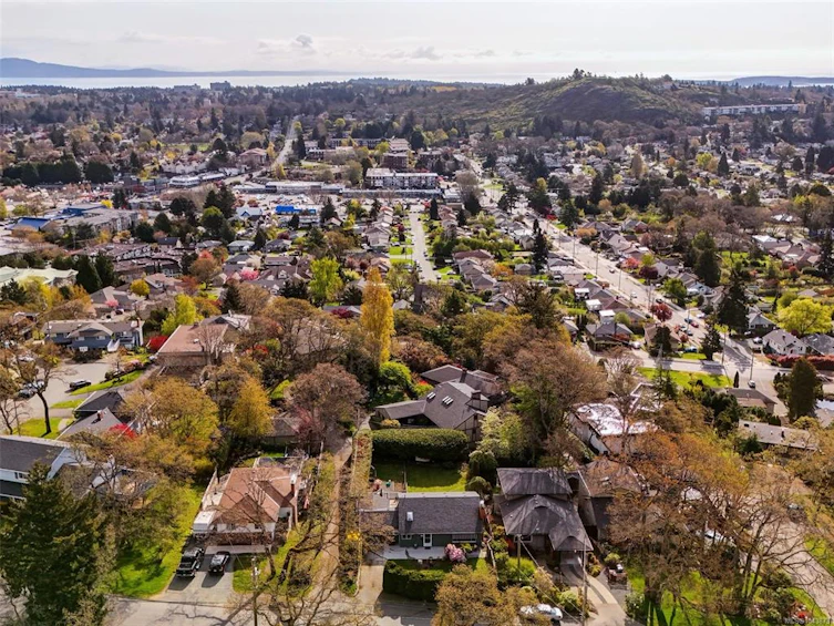 3615 Doncaster Drive, Saanich, BC, V8P 3W5 - 32