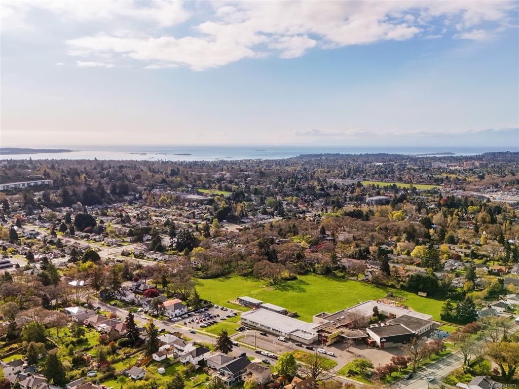 3615 Doncaster Drive, Saanich, BC, V8P 3W5 - 30