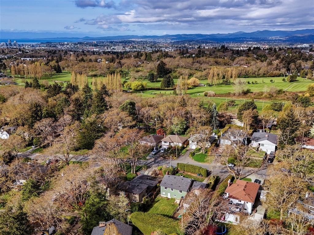3615 Doncaster Drive, Saanich, BC, V8P 3W5 - 27