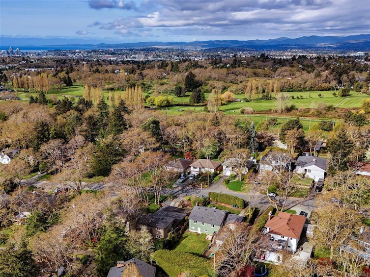 3615 Doncaster Drive, Saanich, BC, V8P 3W5 - 27