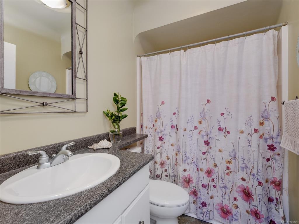 3615 Doncaster Drive, Saanich, BC, V8P 3W5 - 10