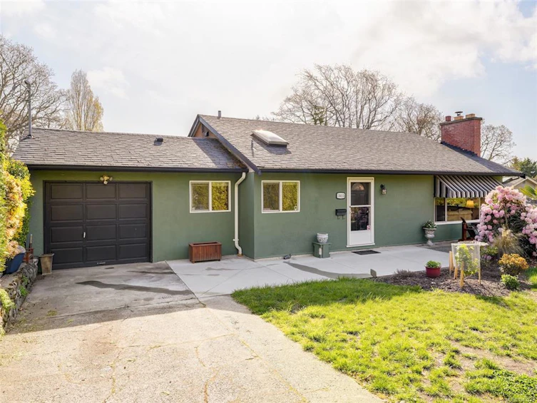 3615 Doncaster Drive, Saanich, BC, V8P 3W5