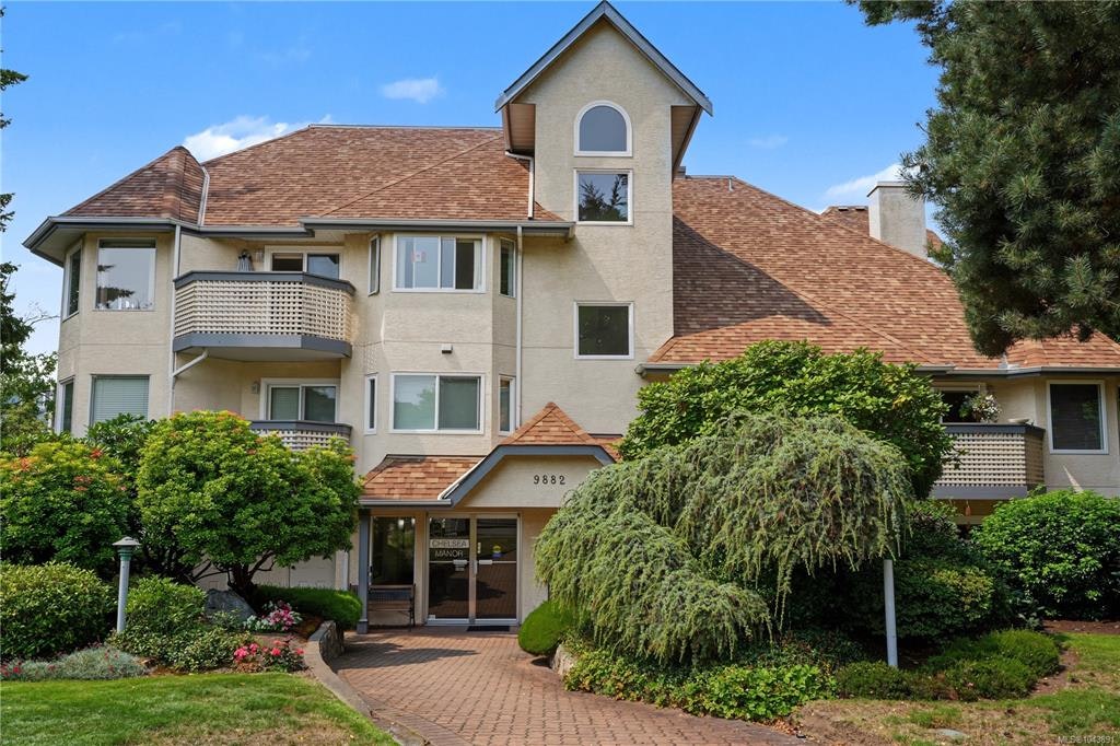 319-9882 Fifth Street, Sidney, BC, V8L 2X3