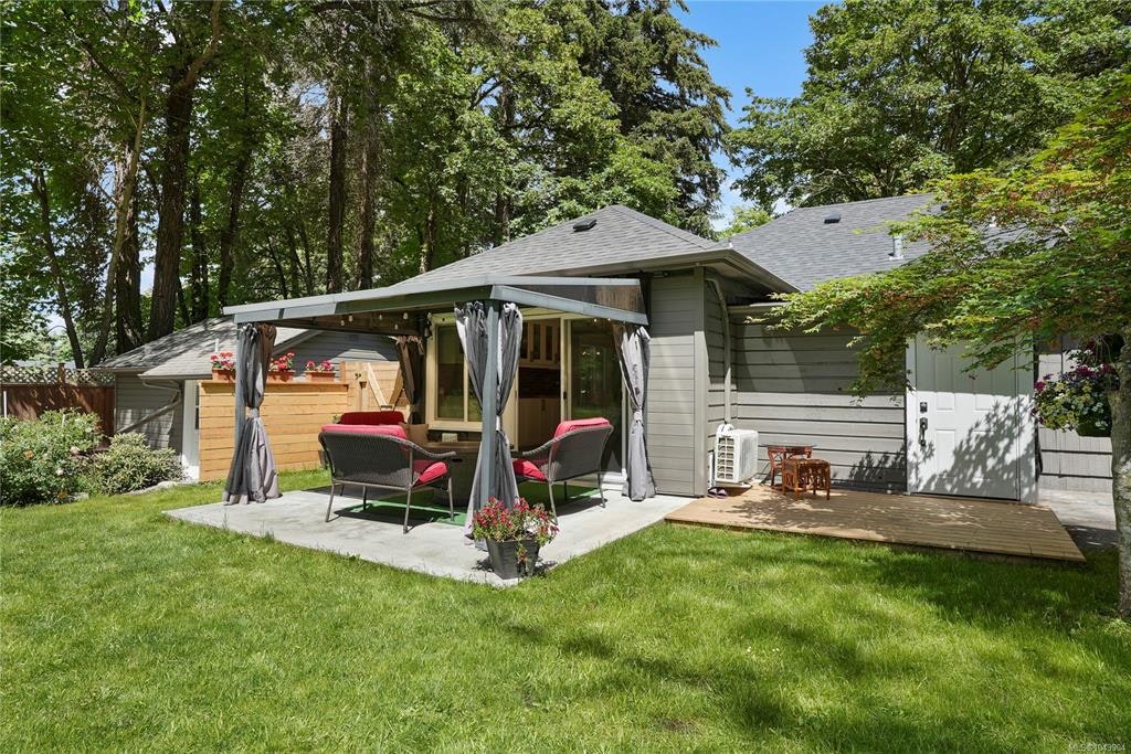 5470 Alderley Road, Saanich, BC, V8Y 1X8 - 28