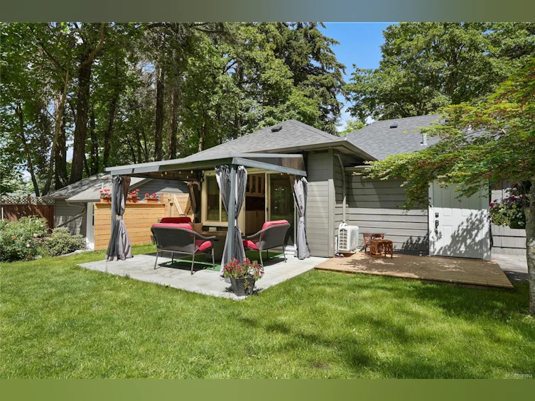 5470 Alderley Road, Saanich, BC, V8Y 1X8 - 28