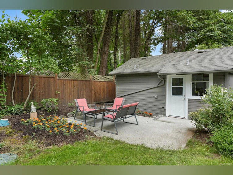 5470 Alderley Road, Saanich, BC, V8Y 1X8 - 34