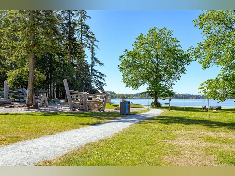 5470 Alderley Road, Saanich, BC, V8Y 1X8 - 60