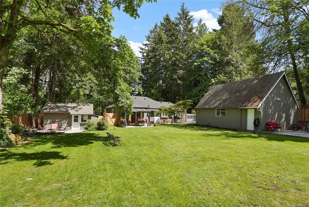 5470 Alderley Road, Saanich, BC, V8Y 1X8 - 30