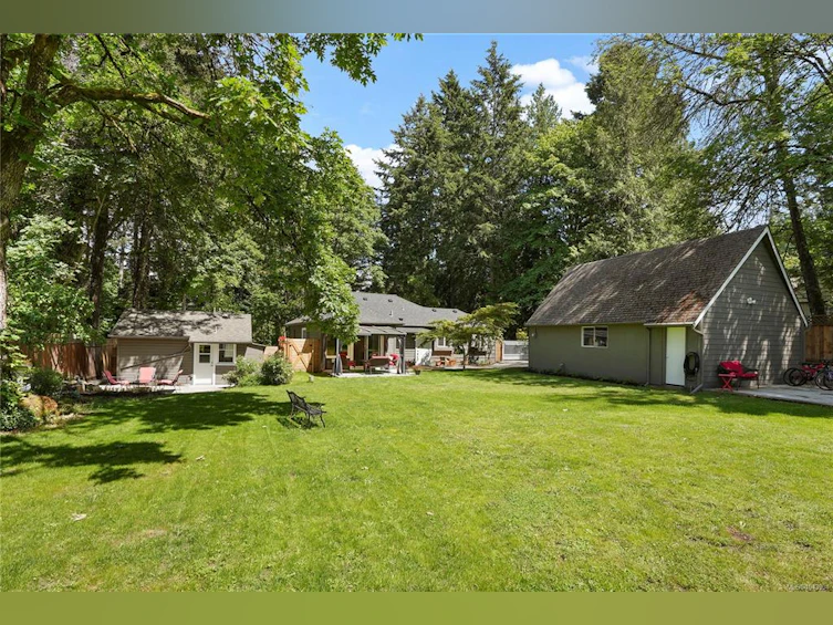 5470 Alderley Road, Saanich, BC, V8Y 1X8 - 30