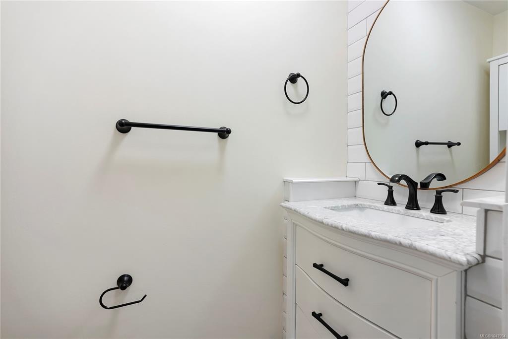5470 Alderley Road, Saanich, BC, V8Y 1X8 - 44