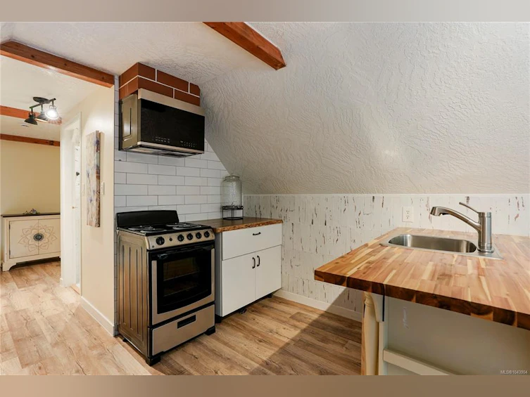 5470 Alderley Road, Saanich, BC, V8Y 1X8 - 41