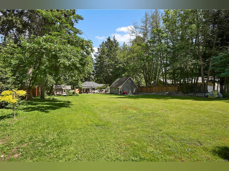 5470 Alderley Road, Saanich, BC, V8Y 1X8