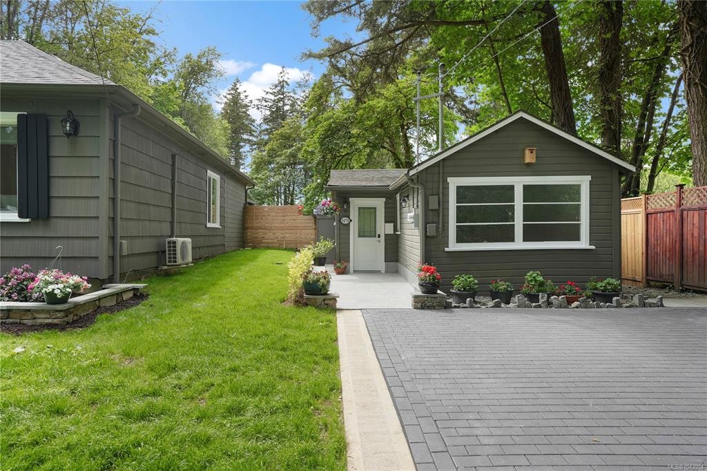 5470 Alderley Road, Saanich, BC, V8Y 1X8 - 4