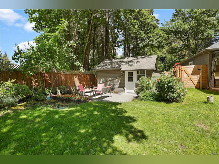 5470 Alderley Road, Saanich, BC, V8Y 1X8 - 35