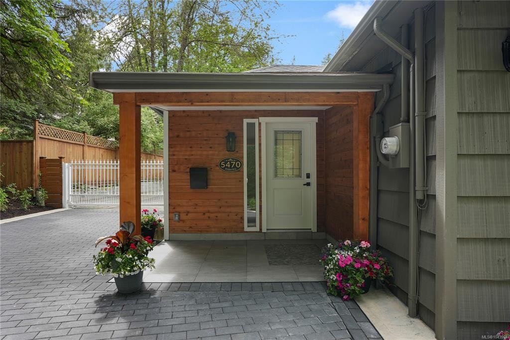 5470 Alderley Road, Saanich, BC, V8Y 1X8 - 7