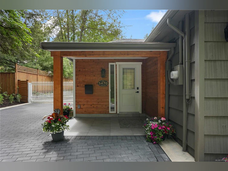 5470 Alderley Road, Saanich, BC, V8Y 1X8 - 7