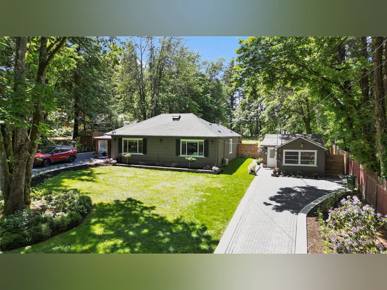 5470 Alderley Road, Saanich, BC, V8Y 1X8 - 5