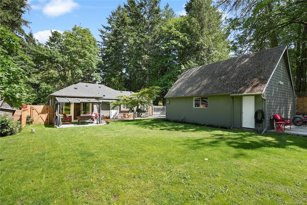 5470 Alderley Road, Saanich, BC, V8Y 1X8 - 29