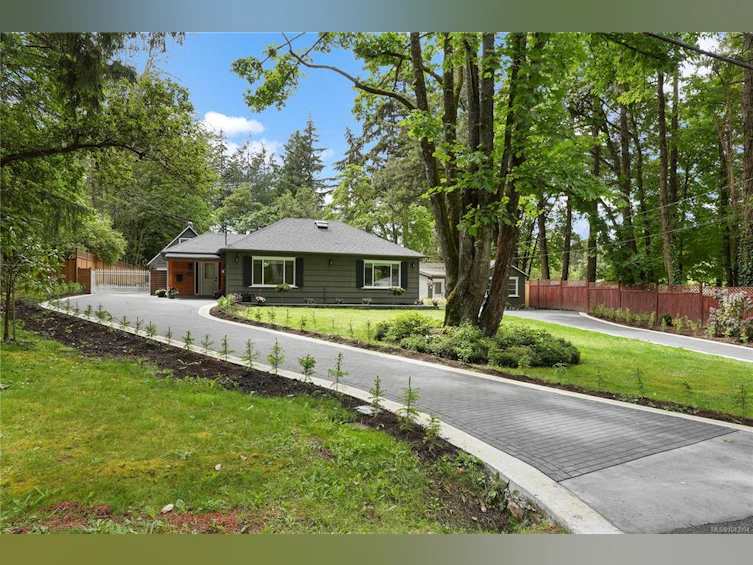 5470 Alderley Road, Saanich, BC, V8Y 1X8 - 3