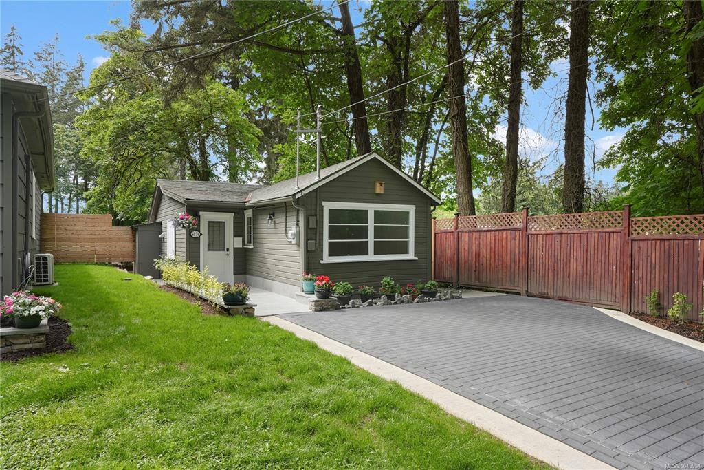 5470 Alderley Road, Saanich, BC, V8Y 1X8 - 45