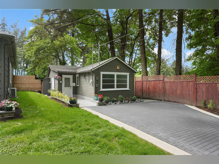 5470 Alderley Road, Saanich, BC, V8Y 1X8 - 45