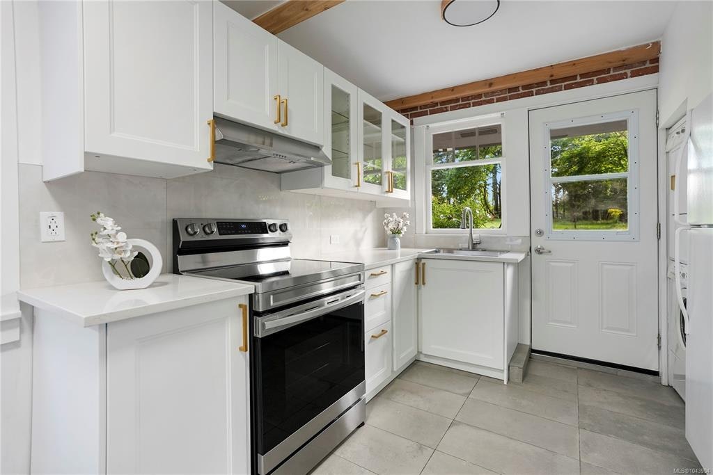 5470 Alderley Road, Saanich, BC, V8Y 1X8 - 49