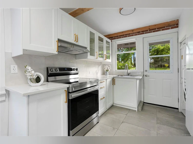 5470 Alderley Road, Saanich, BC, V8Y 1X8 - 49