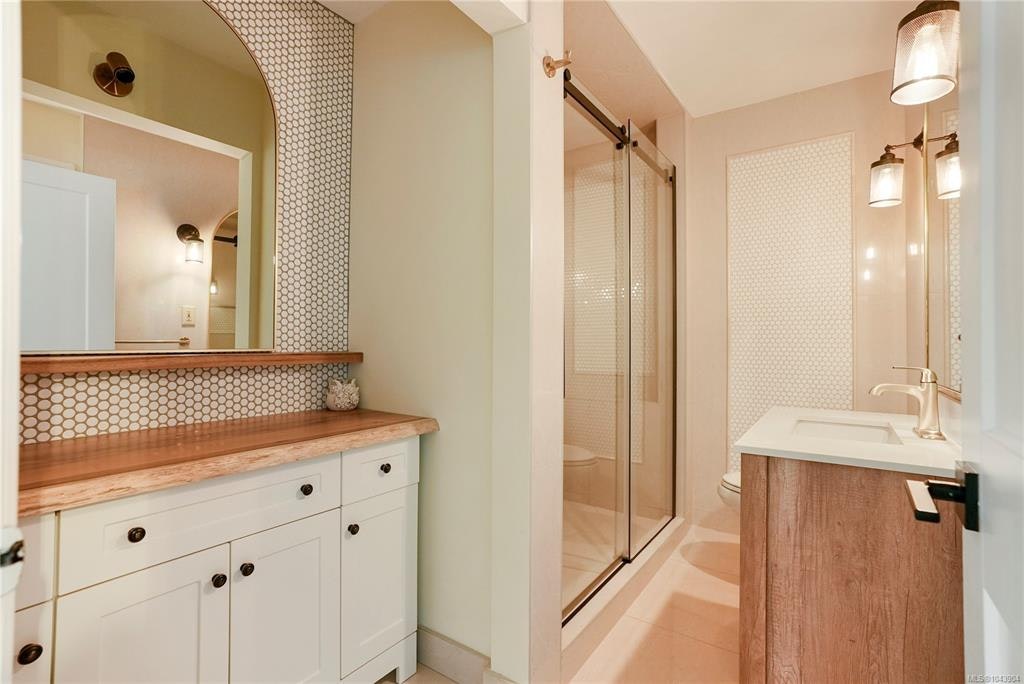 5470 Alderley Road, Saanich, BC, V8Y 1X8 - 22