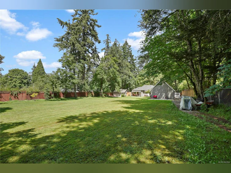 5470 Alderley Road, Saanich, BC, V8Y 1X8 - 55