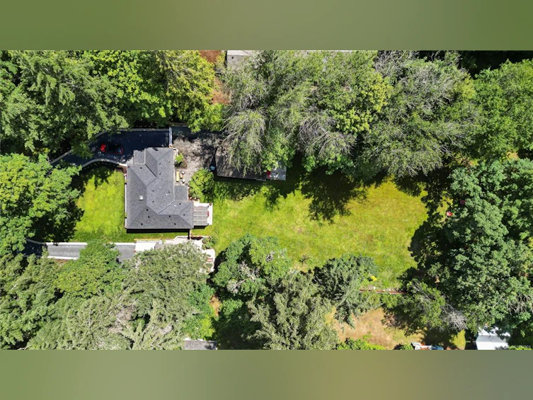 5470 Alderley Road, Saanich, BC, V8Y 1X8 - 2