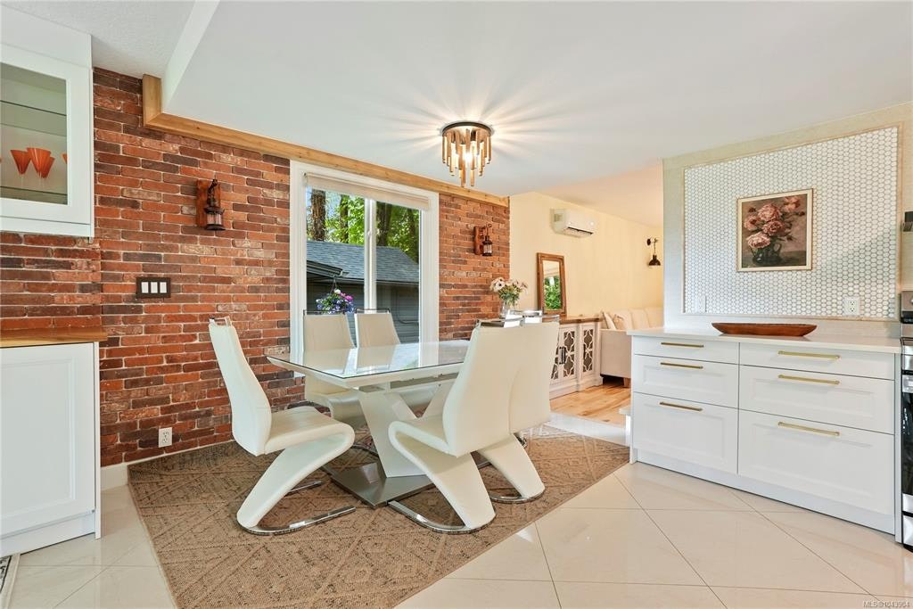 5470 Alderley Road, Saanich, BC, V8Y 1X8 - 12
