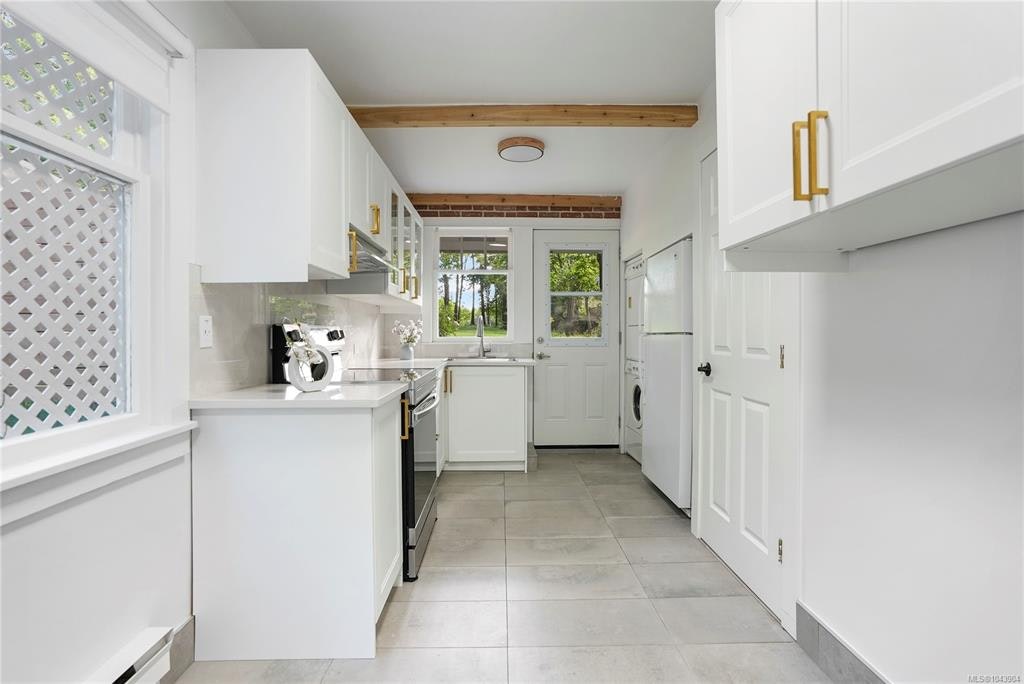 5470 Alderley Road, Saanich, BC, V8Y 1X8 - 48