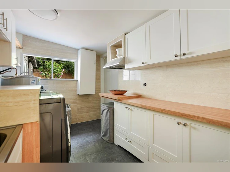 5470 Alderley Road, Saanich, BC, V8Y 1X8 - 25