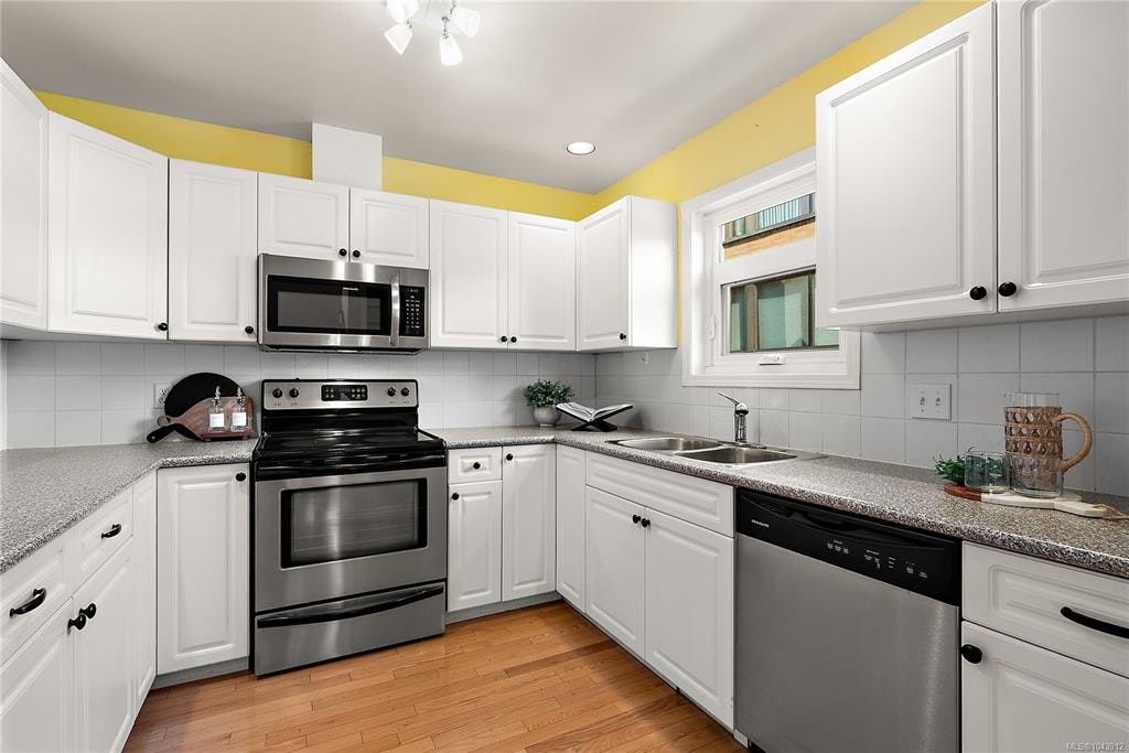 4-108 Dallas Road, Victoria, BC, V8V 1A3 - 12