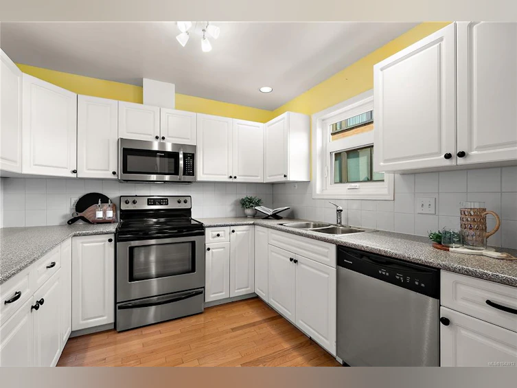4-108 Dallas Road, Victoria, BC, V8V 1A3 - 12