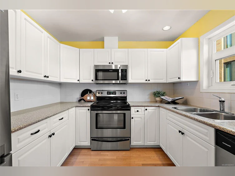 4-108 Dallas Road, Victoria, BC, V8V 1A3 - 11