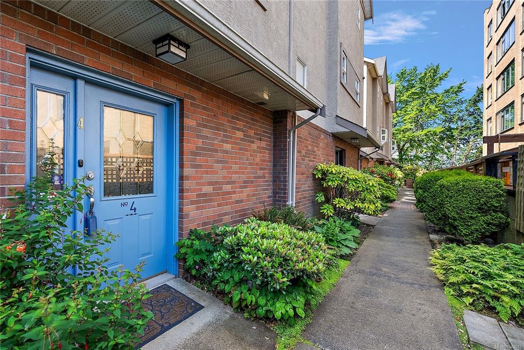 4-108 Dallas Road - 2