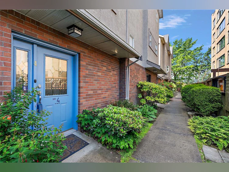 4-108 Dallas Road, Victoria, BC, V8V 1A3 - 2