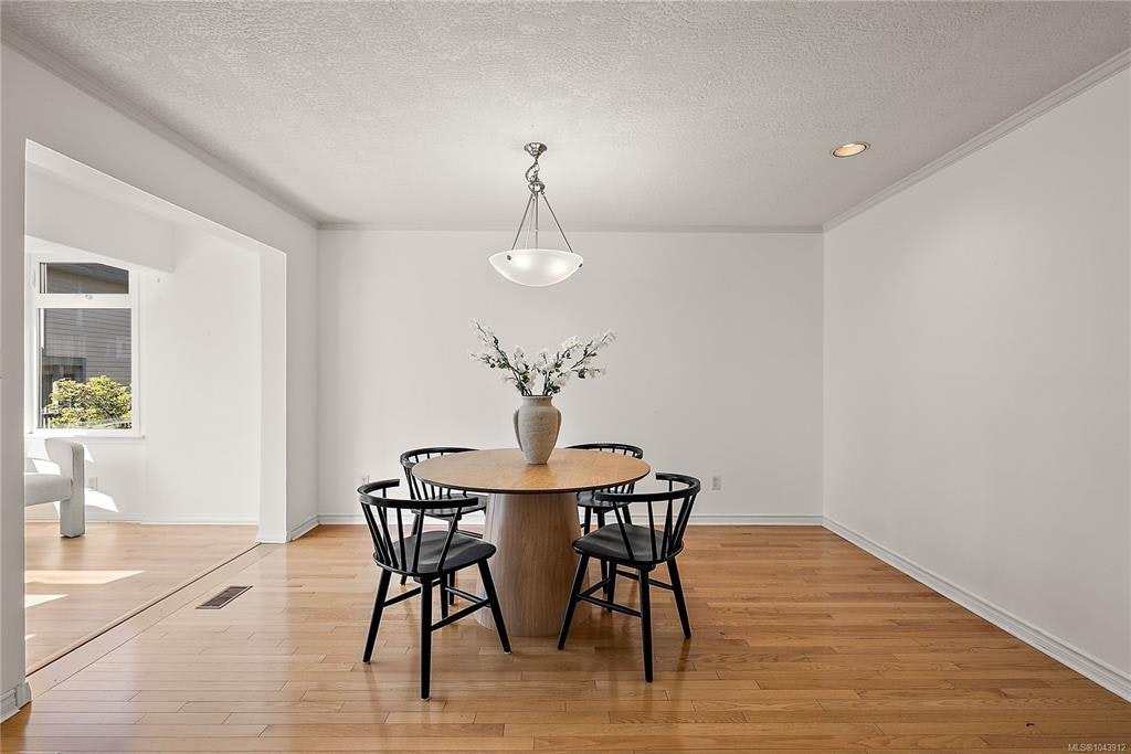 4-108 Dallas Road, Victoria, BC, V8V 1A3 - 9