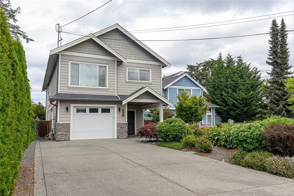 924 Snowdrop Avenue, Saanich, BC, V8Z 2N4