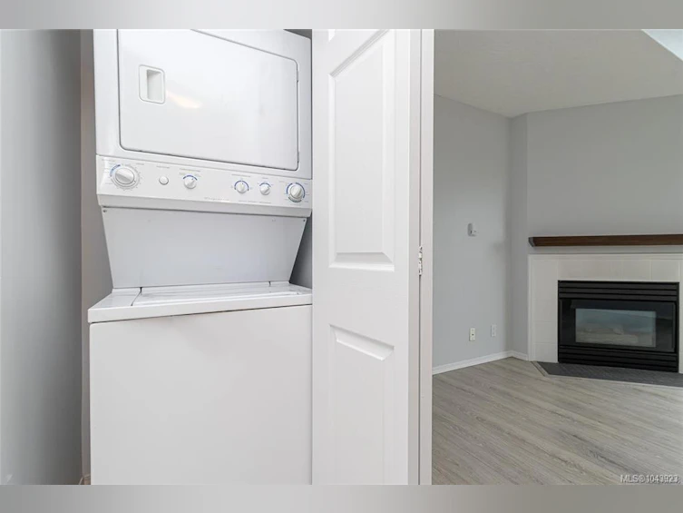 403-2710 Grosvenor Road, Victoria, BC, V8T 3M9 - 26