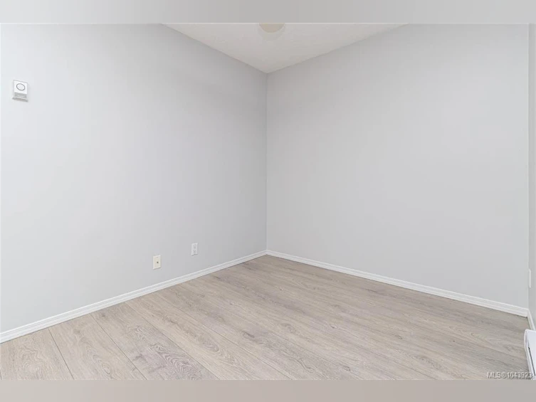 403-2710 Grosvenor Road, Victoria, BC, V8T 3M9 - 23